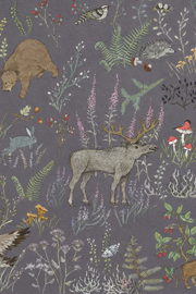Cerfs & fleurs, motif 5 : détail photographique du papier peint, élan et fougères au centre bas, fond gris violacé natif.