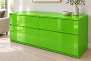 Coloris & matières — Vert brillant, film adhésif appliqué sur une commode.