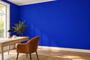 Coloris & matières — Bleu, revêtement mural dans un bureau à domicile.