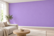 Coloris & matières — Violet, revêtement mural dans un salon lumineux.