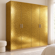 Couleurs d’atelier, doré : film adhésif appliqué sur une armoire dans une pièce lumineuse.