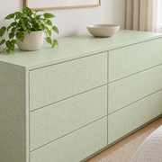 Trame naturelle — vert clair, mise en situation sur commode